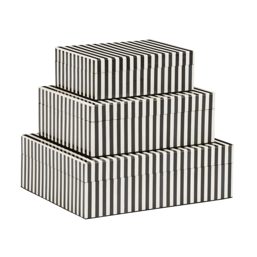 302456