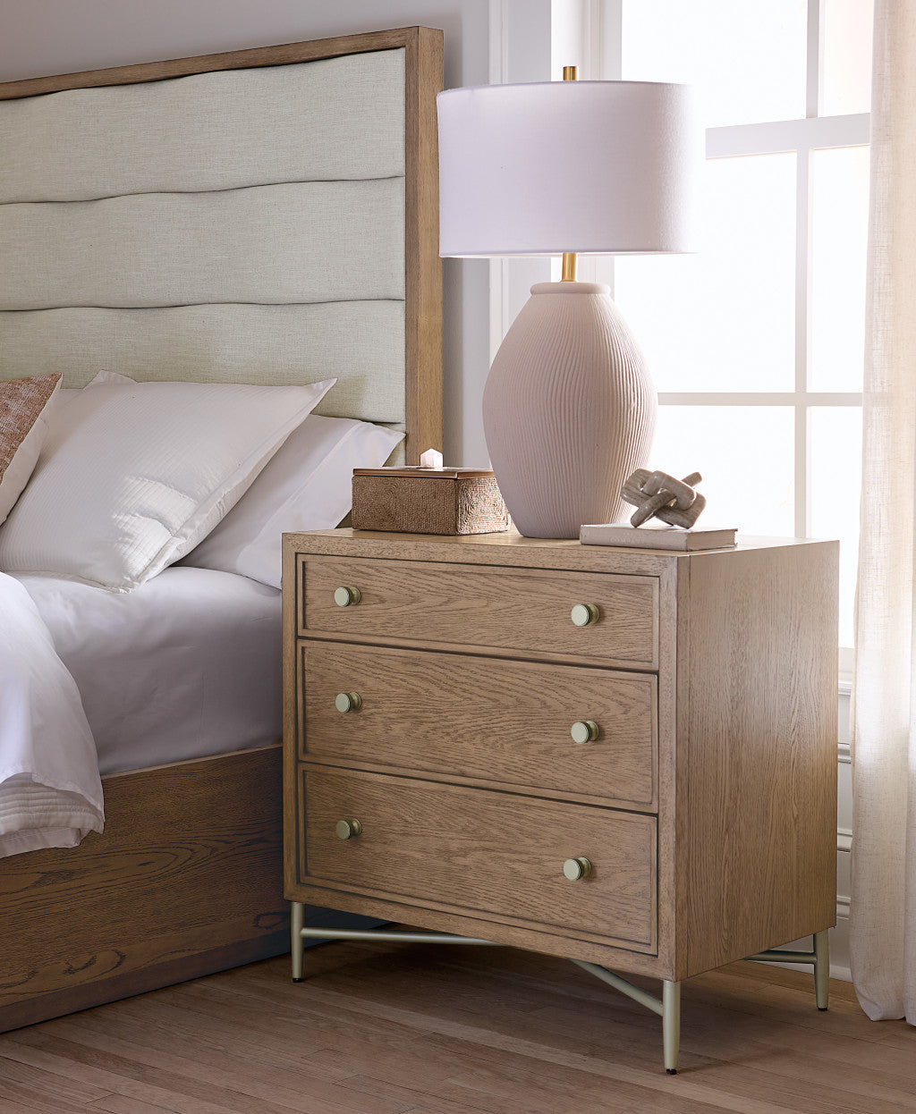 Sonnet Queen Upholstered Bed